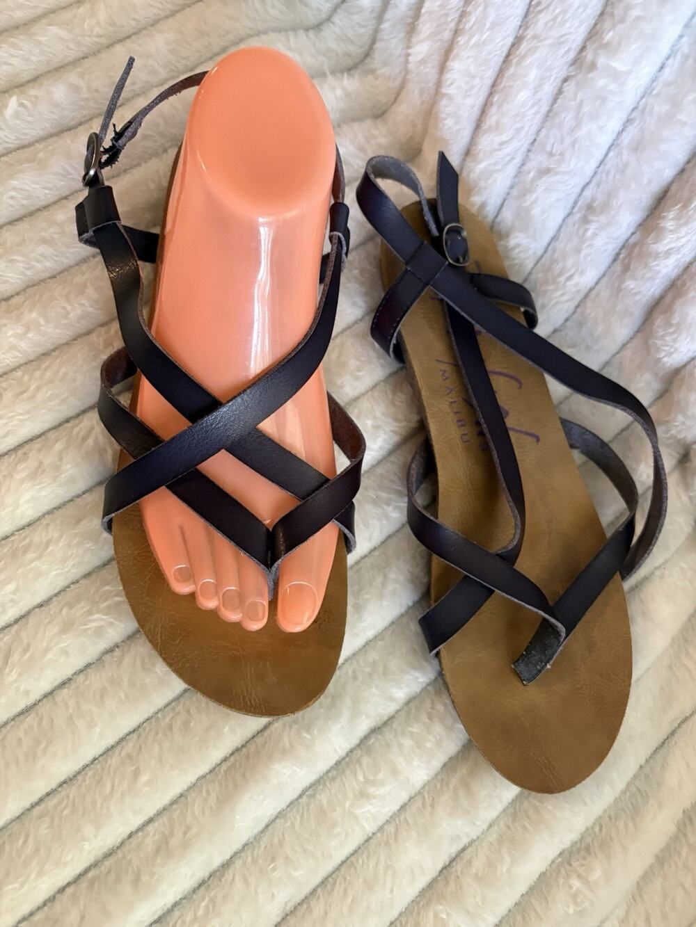 Blowfish Malibu Women's Black Thong Sandals Buckle Adjustable Strap Sz 10